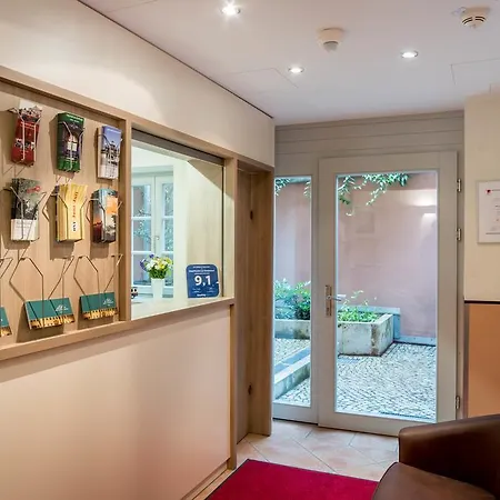 Am Goethehaus 호텔 3*