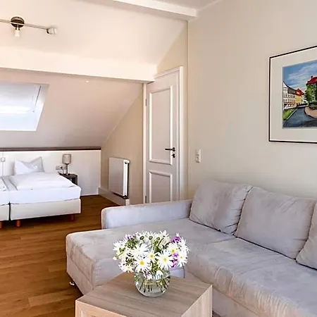 Am Goethehaus 3*