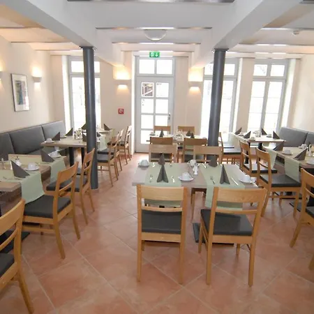 Am Goethehaus 3*